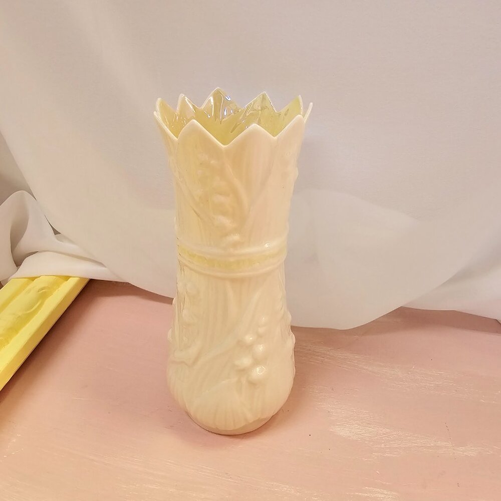Belleek Porcelain Lily of the Valley Spill Vase, Vintage, 1955-65